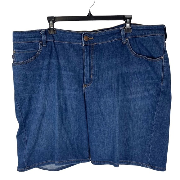 Lee Modern Series Midrise Fit Blue Jean Short Plus - Picture 1 of 8
